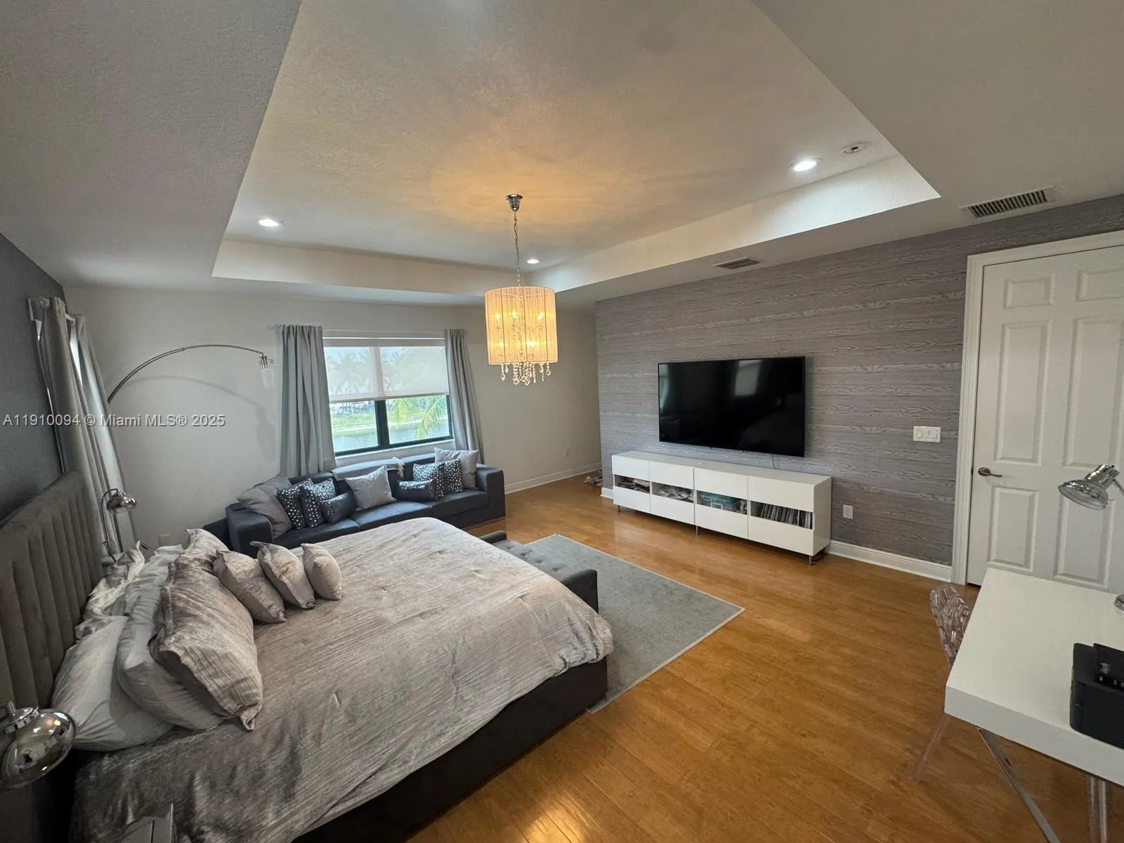 8850 Nw 98th Ct 8850, Doral, Florida 33178, Doral, Florida 33178, 5 Bedrooms Bedrooms, ,4 BathroomsBathrooms,Residential Lease,For Rent,8850 Nw 98th Ct 8850, Doral, Florida 33178,A11910094