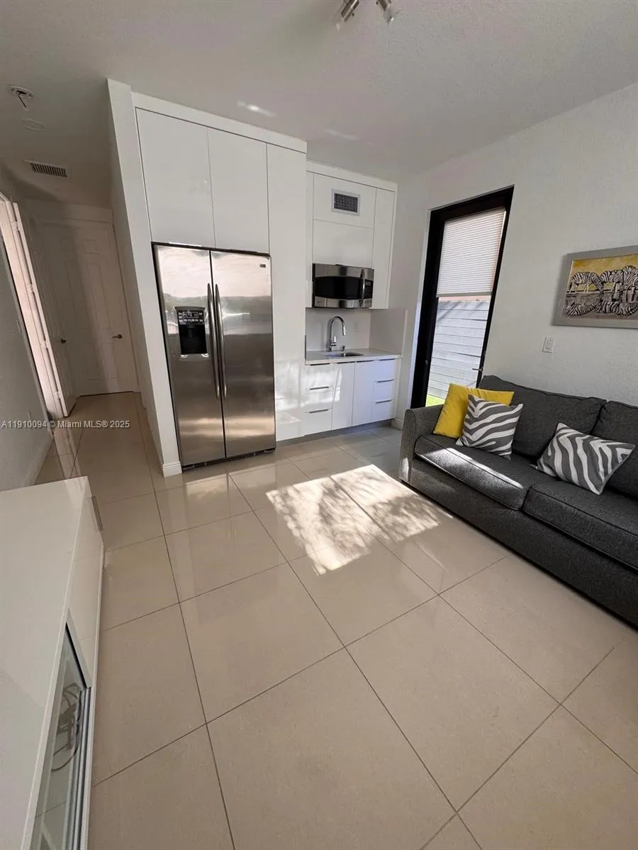 8850 Nw 98th Ct 8850, Doral, Florida 33178, Doral, Florida 33178, 5 Bedrooms Bedrooms, ,4 BathroomsBathrooms,Residential Lease,For Rent,8850 Nw 98th Ct 8850, Doral, Florida 33178,A11910094