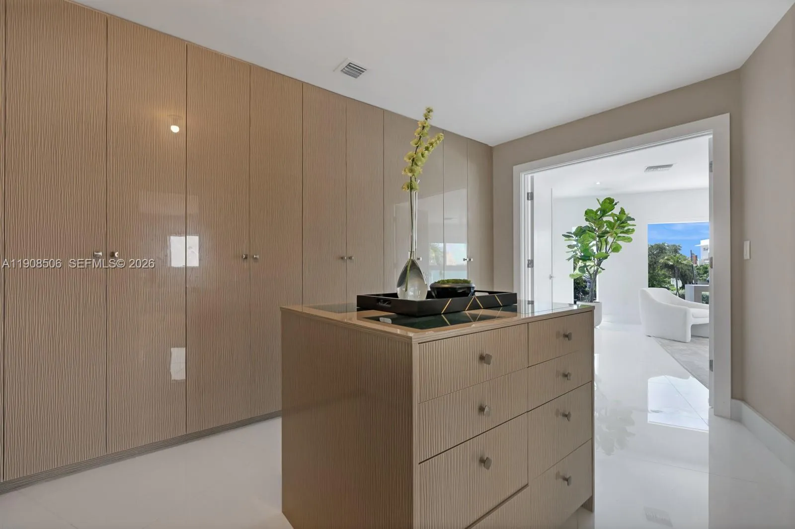 1040 S Shore Dr, Miami Beach, Florida 33141, Miami Beach, Florida 33141, 5 Bedrooms Bedrooms, ,5 BathroomsBathrooms,Residential,For Sale,1040 S Shore Dr, Miami Beach, Florida 33141,A11908506