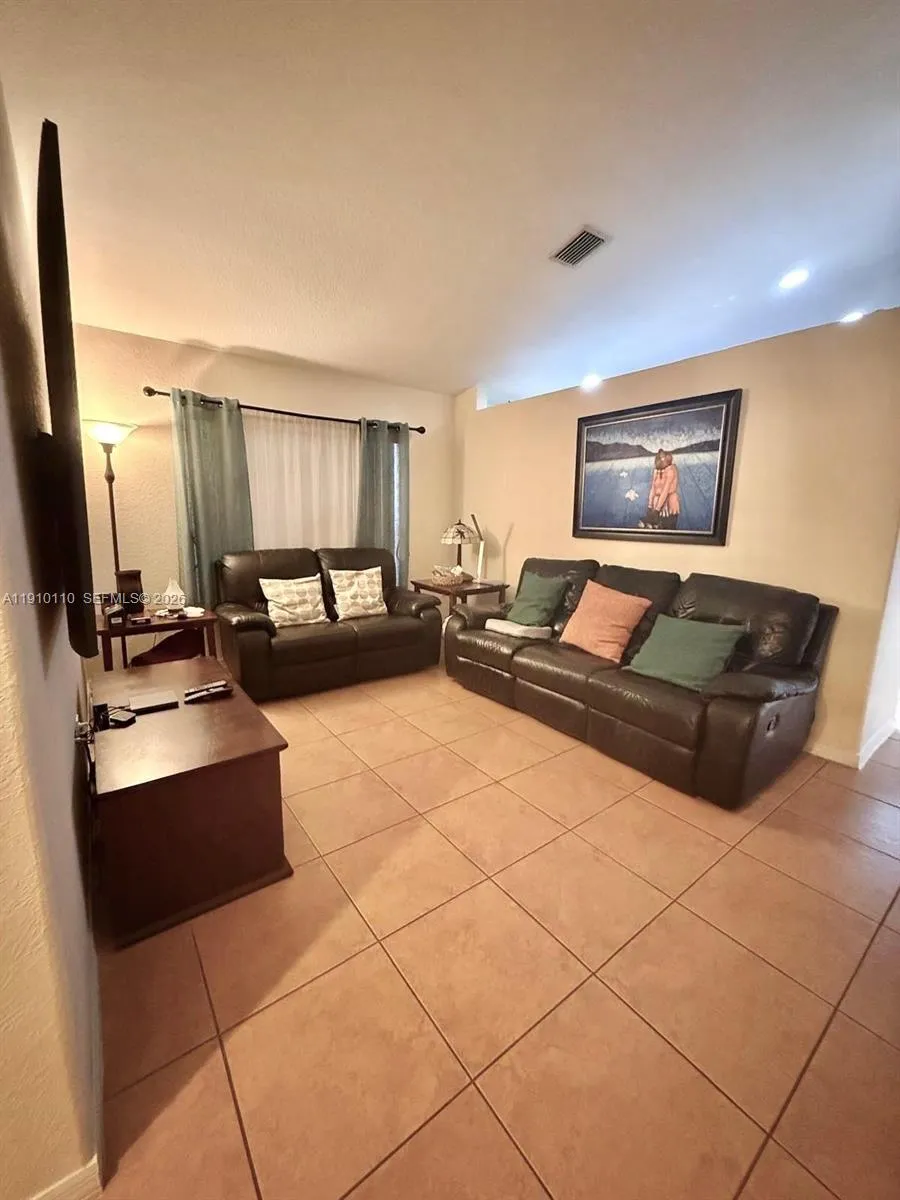 2065 Se 14th St, Homestead, Florida 33035, Homestead, Florida 33035, 3 Bedrooms Bedrooms, ,2 BathroomsBathrooms,Residential,For Sale,2065 Se 14th St, Homestead, Florida 33035,A11910110