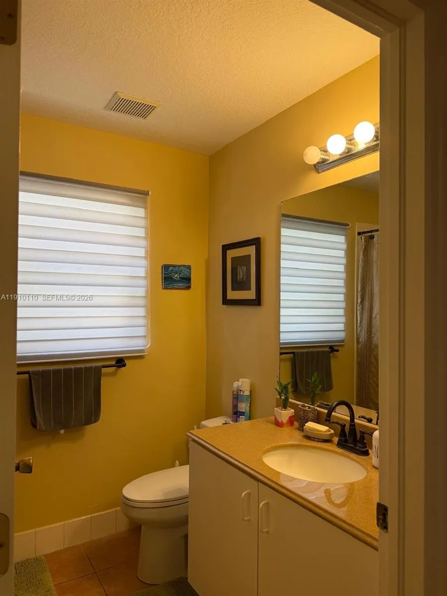 2nd bathroom