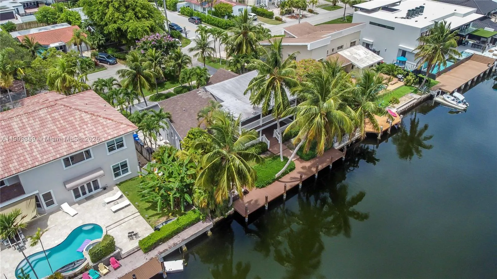 1108 Washington St, Hollywood, Florida 33019, Hollywood, Florida 33019, 5 Bedrooms Bedrooms, ,2 BathroomsBathrooms,Residential,For Sale,1108 Washington St, Hollywood, Florida 33019,A11909859