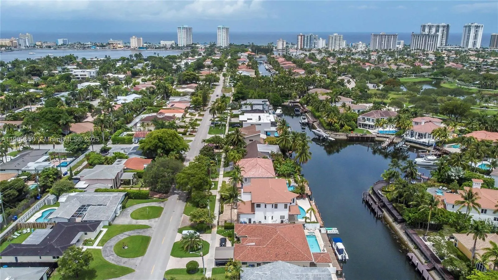 1108 Washington St, Hollywood, Florida 33019, Hollywood, Florida 33019, 5 Bedrooms Bedrooms, ,2 BathroomsBathrooms,Residential,For Sale,1108 Washington St, Hollywood, Florida 33019,A11909859