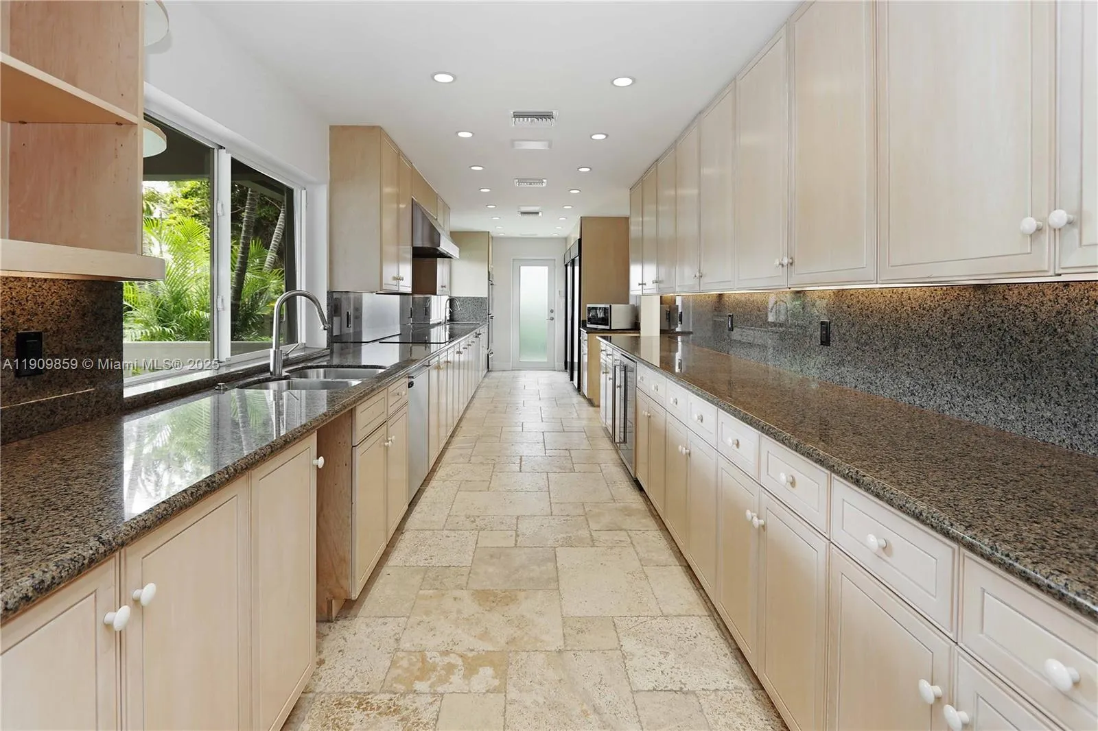 1108 Washington St, Hollywood, Florida 33019, Hollywood, Florida 33019, 5 Bedrooms Bedrooms, ,2 BathroomsBathrooms,Residential,For Sale,1108 Washington St, Hollywood, Florida 33019,A11909859