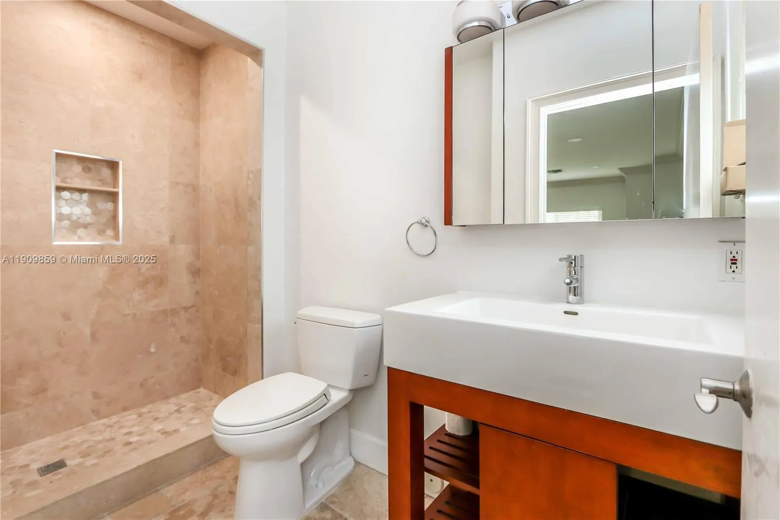 1108 Washington St, Hollywood, Florida 33019, Hollywood, Florida 33019, 5 Bedrooms Bedrooms, ,2 BathroomsBathrooms,Residential,For Sale,1108 Washington St, Hollywood, Florida 33019,A11909859