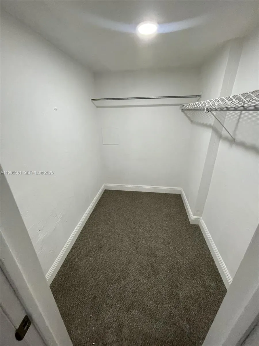 Master Bedroom\'s  Walking Closet.