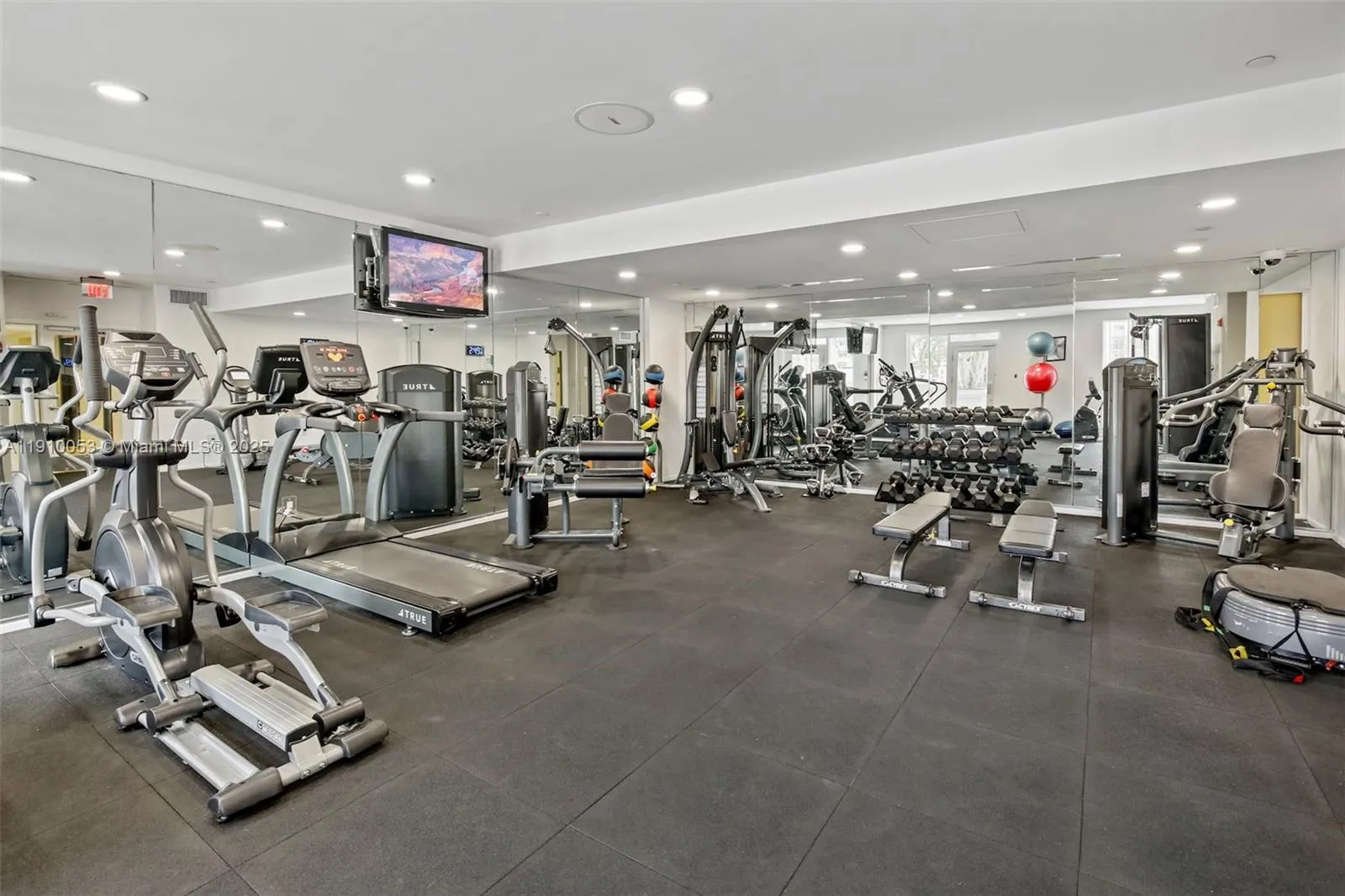 10 Aragon Ave 818, Coral Gables, Florida 33134, Coral Gables, Florida 33134, 1 Bedroom Bedrooms, ,1 BathroomBathrooms,Residential,For Sale,10 Aragon Ave 818, Coral Gables, Florida 33134,A11910053