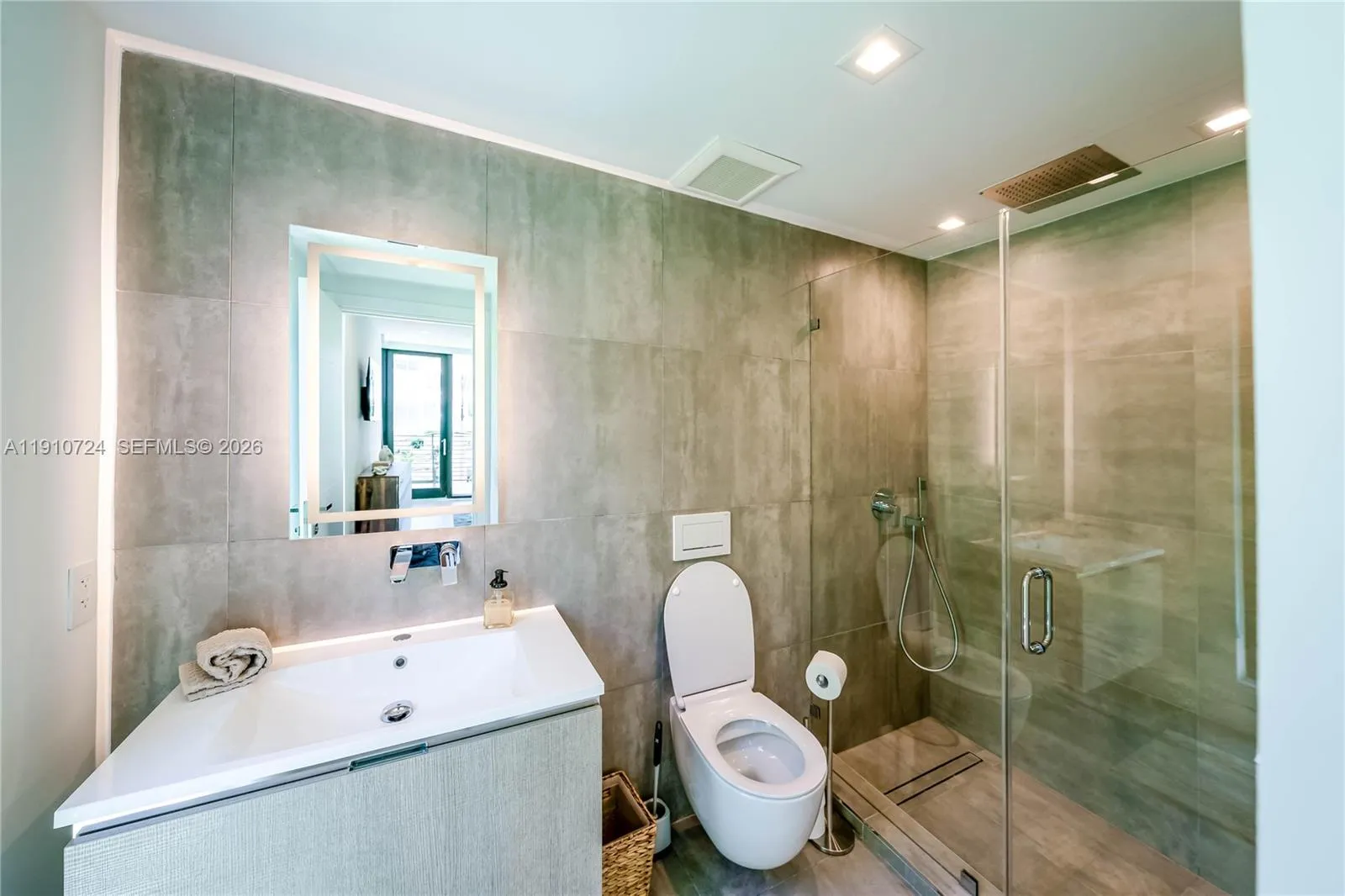 1930 Bay Dr 1, Miami Beach, Florida 33141, Miami Beach, Florida 33141, 3 Bedrooms Bedrooms, 4 Rooms Rooms,3 BathroomsBathrooms,Residential,For Sale,1930 Bay Dr 1, Miami Beach, Florida 33141,A11910724