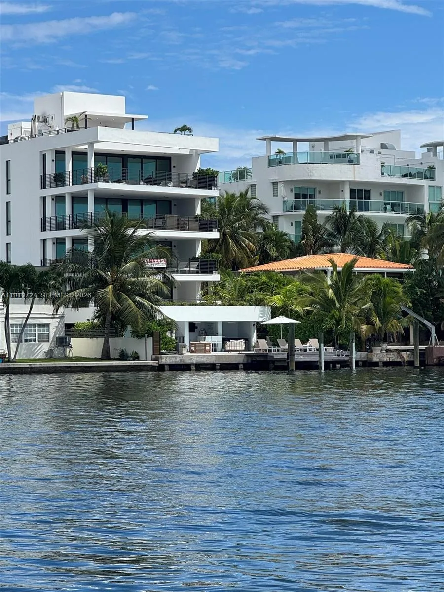 1930 Bay Dr 1, Miami Beach, Florida 33141, Miami Beach, Florida 33141, 3 Bedrooms Bedrooms, 4 Rooms Rooms,3 BathroomsBathrooms,Residential,For Sale,1930 Bay Dr 1, Miami Beach, Florida 33141,A11910724