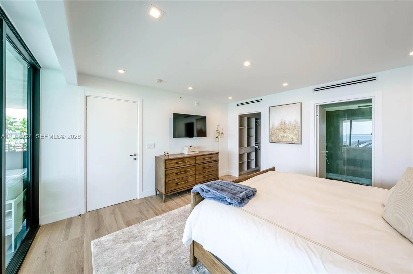 1930 Bay Dr 1, Miami Beach, Florida 33141, Miami Beach, Florida 33141, 3 Bedrooms Bedrooms, 4 Rooms Rooms,3 BathroomsBathrooms,Residential,For Sale,1930 Bay Dr 1, Miami Beach, Florida 33141,A11910724