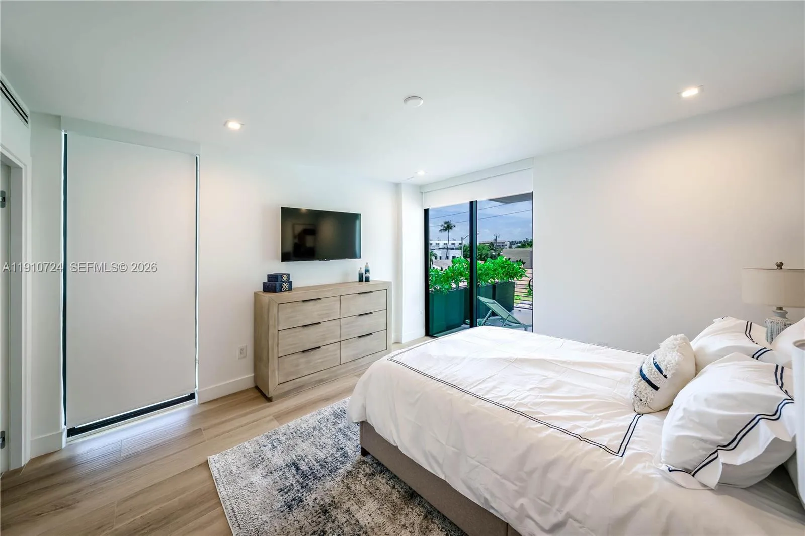 1930 Bay Dr 1, Miami Beach, Florida 33141, Miami Beach, Florida 33141, 3 Bedrooms Bedrooms, 4 Rooms Rooms,3 BathroomsBathrooms,Residential,For Sale,1930 Bay Dr 1, Miami Beach, Florida 33141,A11910724