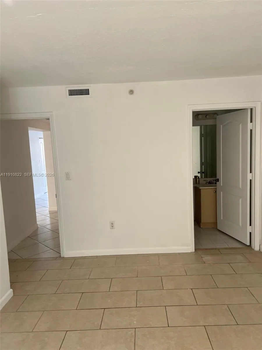 12605 Sw 91st St 103, Miami, Florida 33186, Miami, Florida 33186, 2 Bedrooms Bedrooms, ,2 BathroomsBathrooms,Residential,For Sale,12605 Sw 91st St 103, Miami, Florida 33186,A11910822