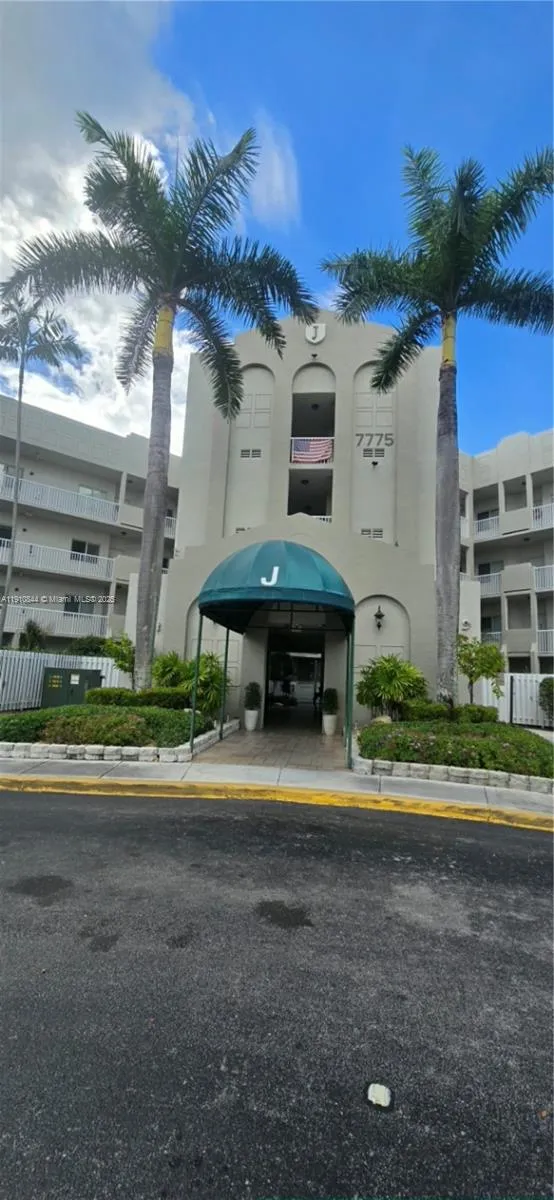 7775 Southampton Ter 305, Tamarac, Florida 33321, Tamarac, Florida 33321, 2 Bedrooms Bedrooms, ,2 BathroomsBathrooms,Residential,For Sale,7775 Southampton Ter 305, Tamarac, Florida 33321,A11910844