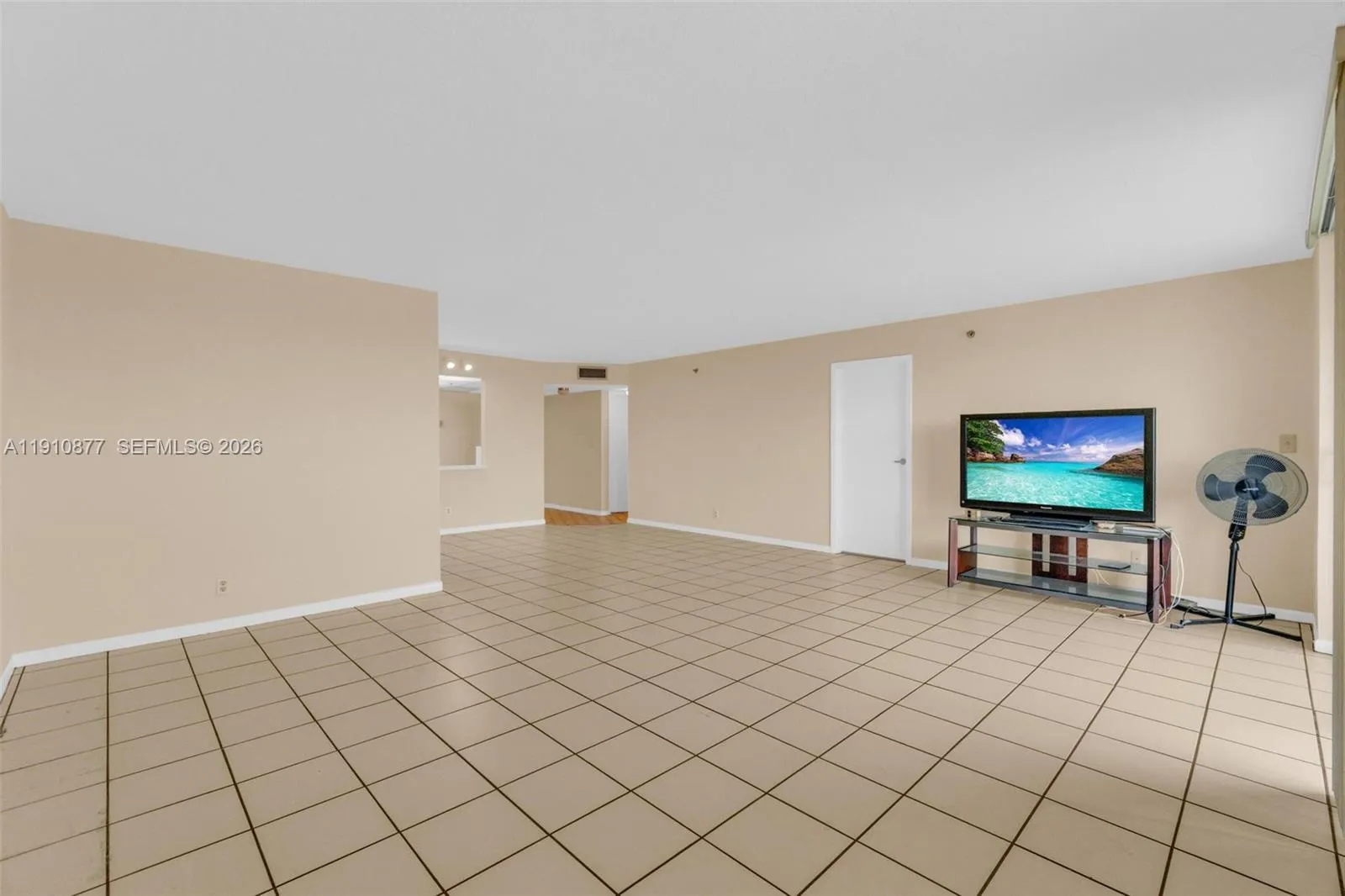 3100 W Rolling Hills Cir 707, Davie, Florida 33328, Davie, Florida 33328, 2 Bedrooms Bedrooms, ,2 BathroomsBathrooms,Residential,For Sale,3100 W Rolling Hills Cir 707, Davie, Florida 33328,A11910877