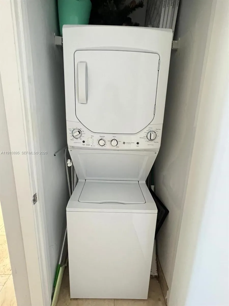 1050 Brickell Ave 1904, Miami, Florida 33131, Miami, Florida 33131, 1 Bedroom Bedrooms, ,1 BathroomBathrooms,Residential,For Sale,1050 Brickell Ave 1904, Miami, Florida 33131,A11910895