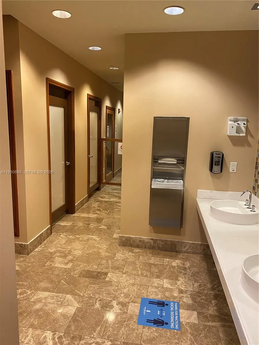 1050 Brickell Ave 1904, Miami, Florida 33131, Miami, Florida 33131, 1 Bedroom Bedrooms, ,1 BathroomBathrooms,Residential,For Sale,1050 Brickell Ave 1904, Miami, Florida 33131,A11910895