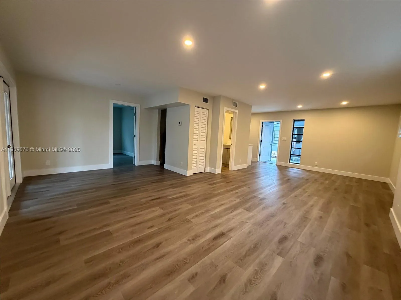 126 Ne 19th Ave 1, Pompano Beach, Florida 33060, Pompano Beach, Florida 33060, 1 Bedroom Bedrooms, ,1 BathroomBathrooms,Residential Lease,For Rent,126 Ne 19th Ave 1, Pompano Beach, Florida 33060,A11908576