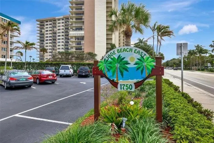1750 S Ocean Blvd 404e, Lauderdale By The Sea, Flo, Lauderdale By The Sea, Florida 33062, 2 Bedrooms Bedrooms, ,2 BathroomsBathrooms,Residential Lease,For Rent,1750 S Ocean Blvd 404e, Lauderdale By The Sea, Flo,A11910928