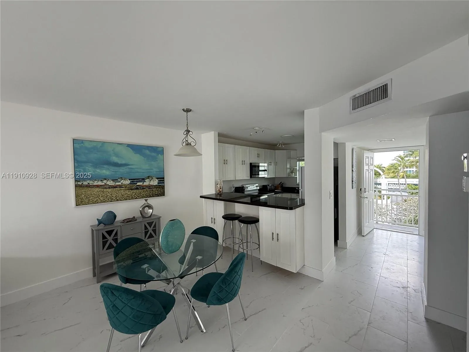 1750 S Ocean Blvd 404e, Lauderdale By The Sea, Flo, Lauderdale By The Sea, Florida 33062, 2 Bedrooms Bedrooms, ,2 BathroomsBathrooms,Residential Lease,For Rent,1750 S Ocean Blvd 404e, Lauderdale By The Sea, Flo,A11910928