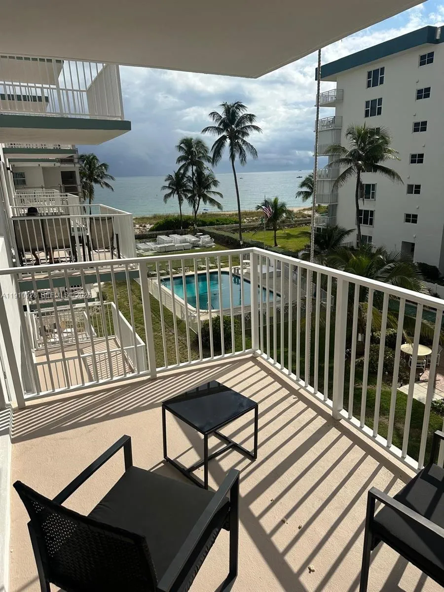 1750 S Ocean Blvd 404e, Lauderdale By The Sea, Flo, Lauderdale By The Sea, Florida 33062, 2 Bedrooms Bedrooms, ,2 BathroomsBathrooms,Residential Lease,For Rent,1750 S Ocean Blvd 404e, Lauderdale By The Sea, Flo,A11910928