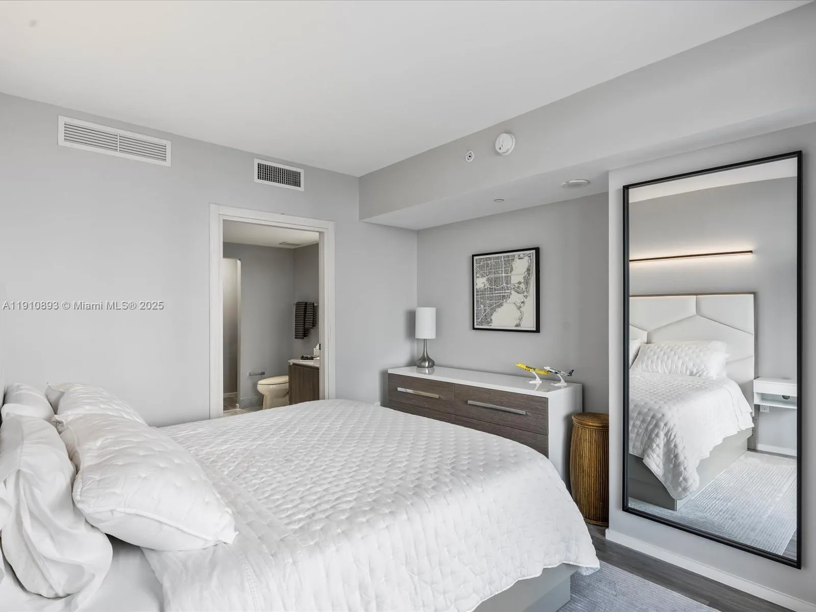 801 S Miami Ave 4402, Miami, Florida 33130, Miami, Florida 33130, 2 Bedrooms Bedrooms, ,2 BathroomsBathrooms,Residential Lease,For Rent,801 S Miami Ave 4402, Miami, Florida 33130,A11910893