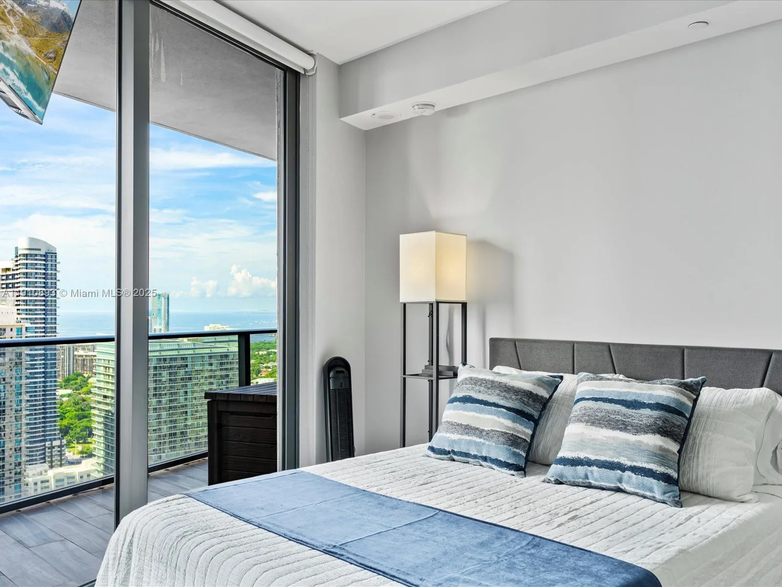 801 S Miami Ave 4402, Miami, Florida 33130, Miami, Florida 33130, 2 Bedrooms Bedrooms, ,2 BathroomsBathrooms,Residential Lease,For Rent,801 S Miami Ave 4402, Miami, Florida 33130,A11910893