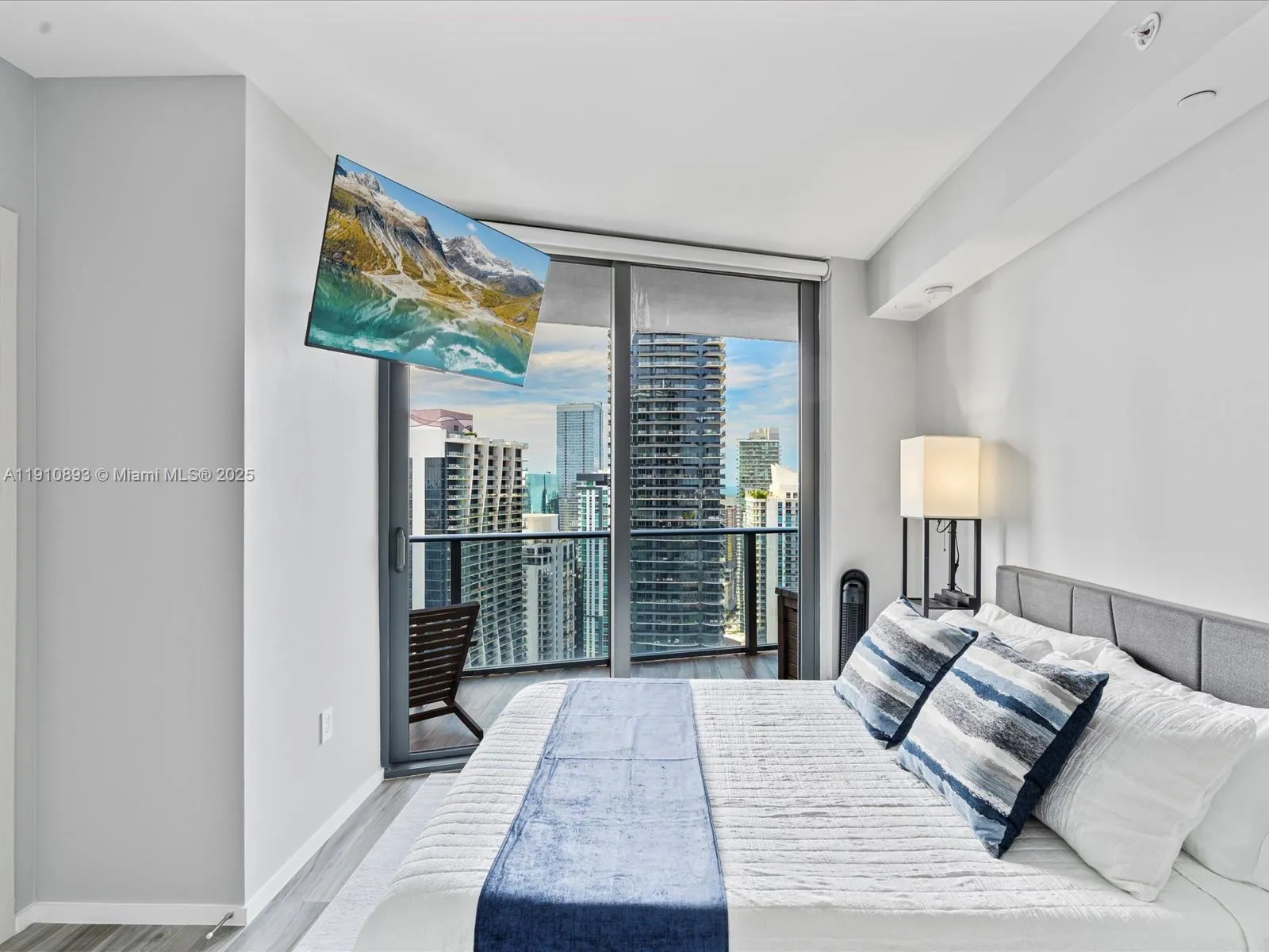 801 S Miami Ave 4402, Miami, Florida 33130, Miami, Florida 33130, 2 Bedrooms Bedrooms, ,2 BathroomsBathrooms,Residential Lease,For Rent,801 S Miami Ave 4402, Miami, Florida 33130,A11910893