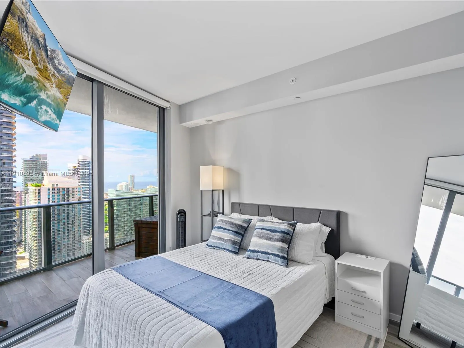 801 S Miami Ave 4402, Miami, Florida 33130, Miami, Florida 33130, 2 Bedrooms Bedrooms, ,2 BathroomsBathrooms,Residential Lease,For Rent,801 S Miami Ave 4402, Miami, Florida 33130,A11910893
