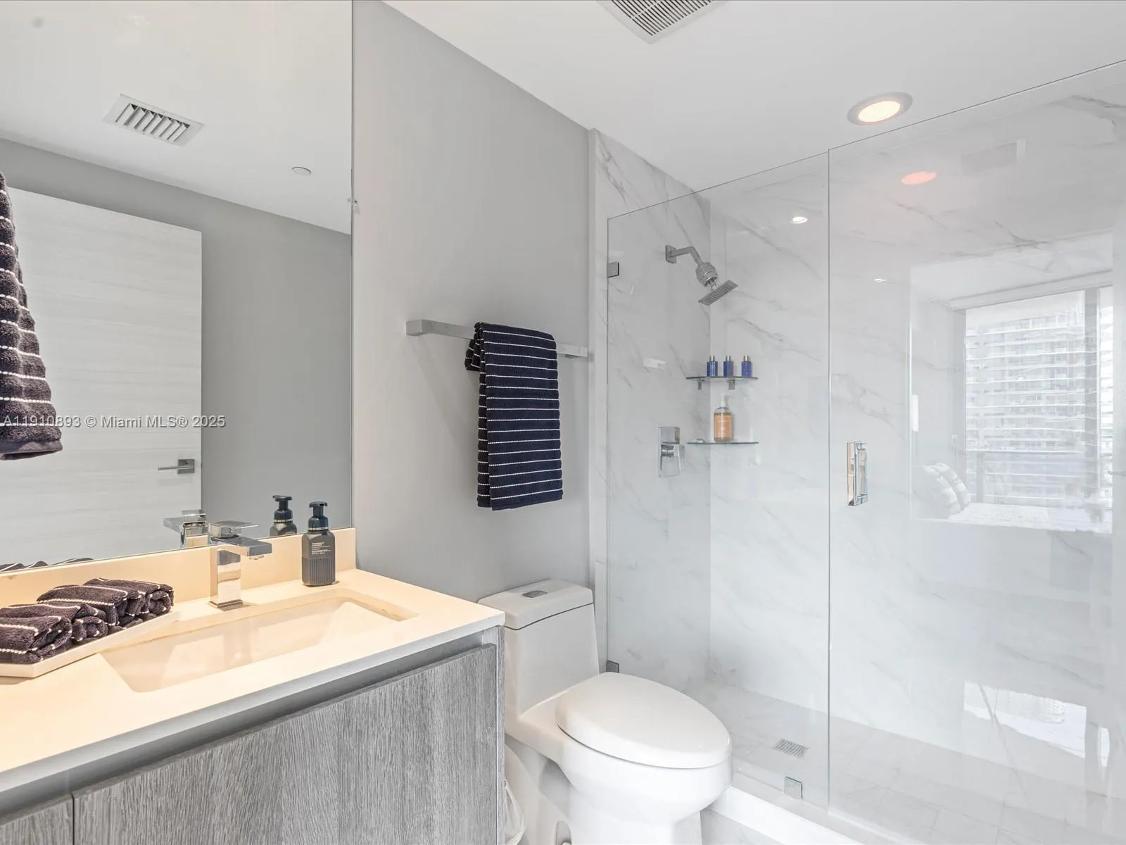 801 S Miami Ave 4402, Miami, Florida 33130, Miami, Florida 33130, 2 Bedrooms Bedrooms, ,2 BathroomsBathrooms,Residential Lease,For Rent,801 S Miami Ave 4402, Miami, Florida 33130,A11910893