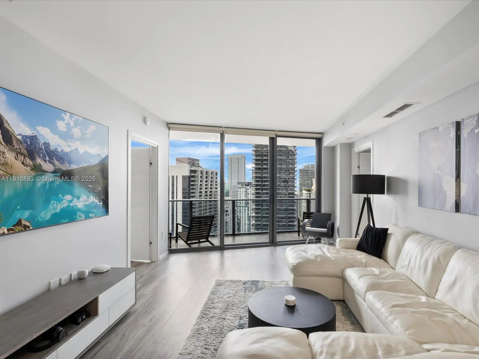 801 S Miami Ave 4402, Miami, Florida 33130, Miami, Florida 33130, 2 Bedrooms Bedrooms, ,2 BathroomsBathrooms,Residential Lease,For Rent,801 S Miami Ave 4402, Miami, Florida 33130,A11910893