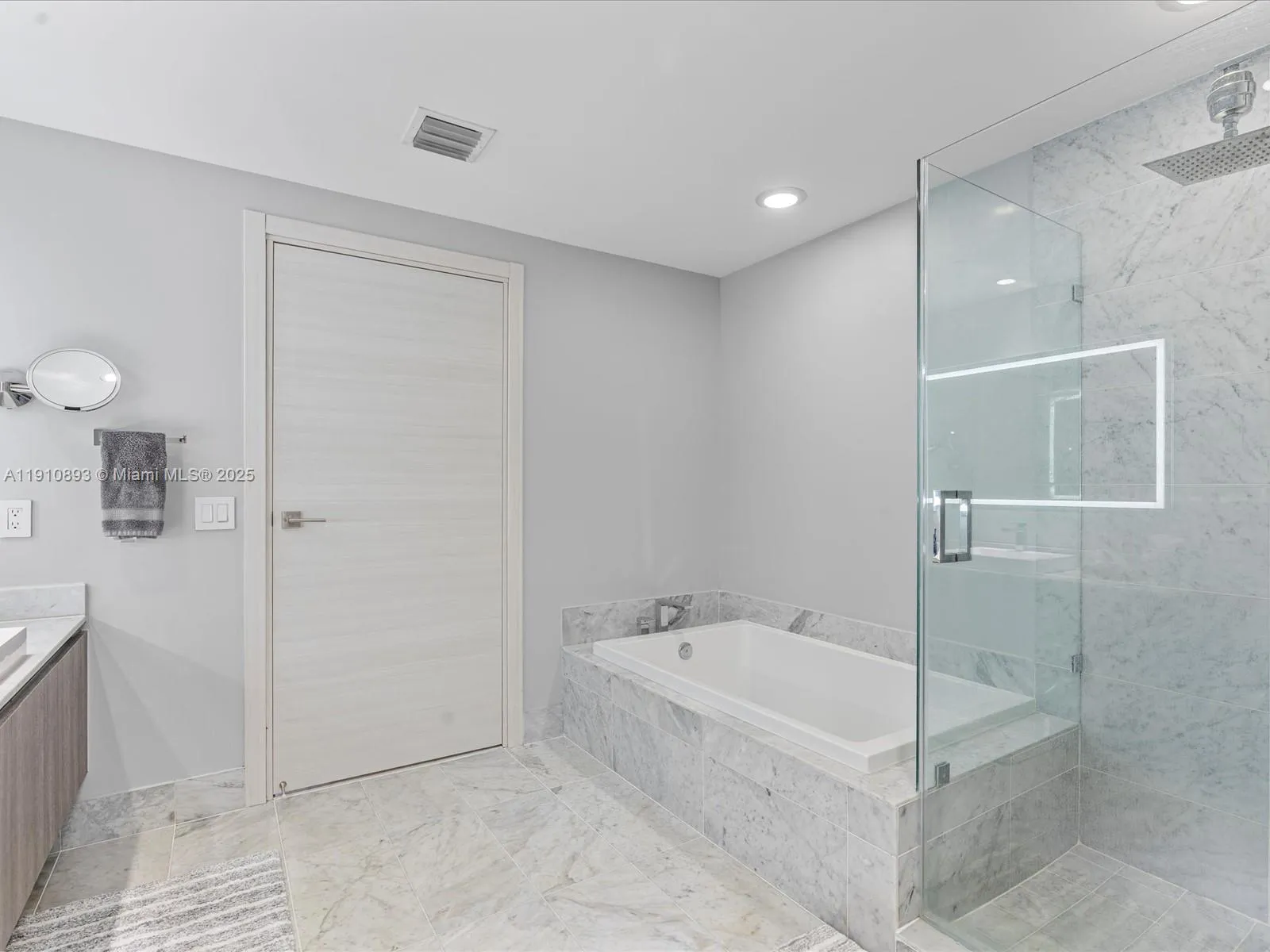801 S Miami Ave 4402, Miami, Florida 33130, Miami, Florida 33130, 2 Bedrooms Bedrooms, ,2 BathroomsBathrooms,Residential Lease,For Rent,801 S Miami Ave 4402, Miami, Florida 33130,A11910893