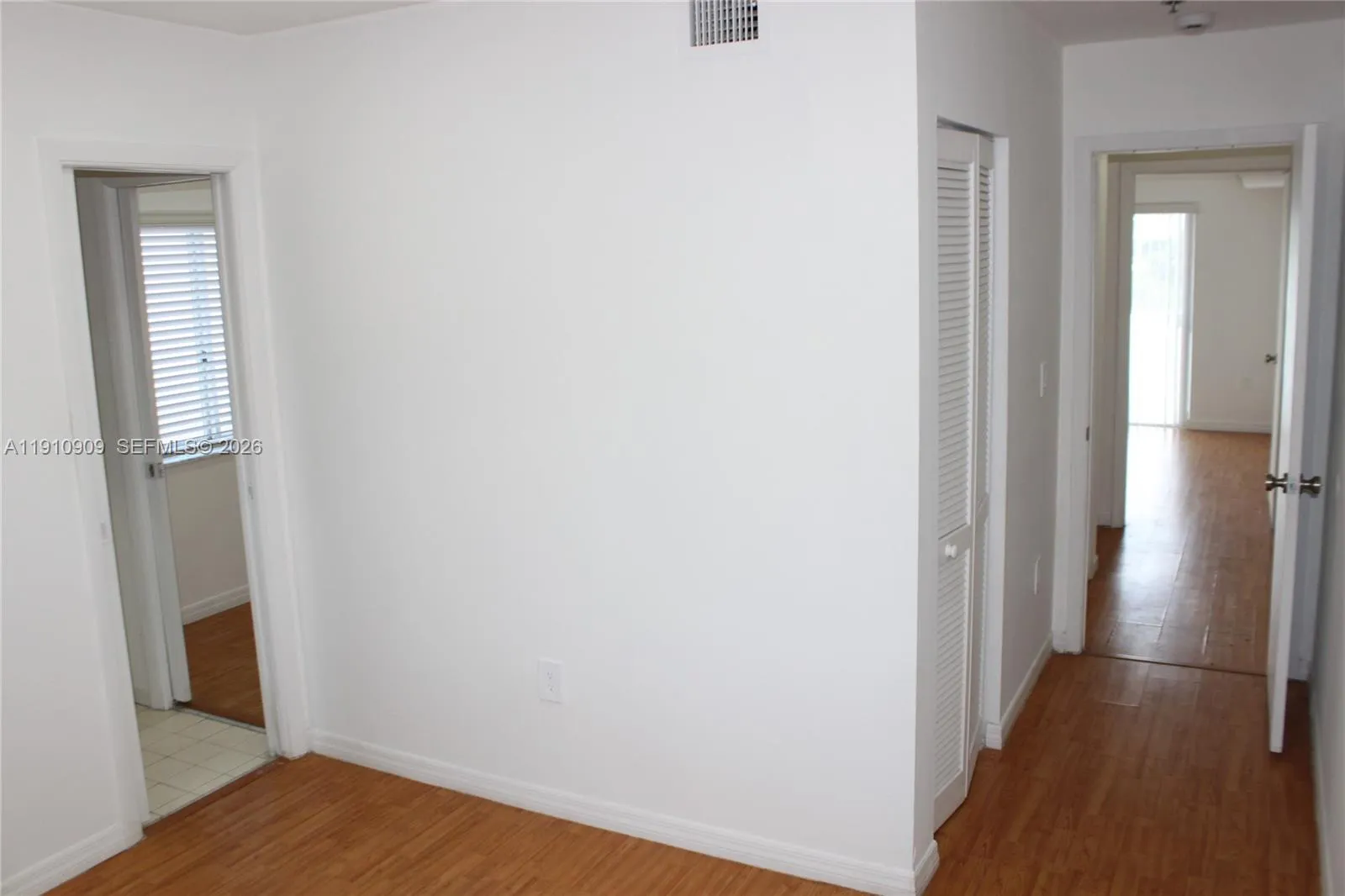 180 Riviera Cir 30-5, Weston, Florida 33326, Weston, Florida 33326, 3 Bedrooms Bedrooms, ,2 BathroomsBathrooms,Residential,For Sale,180 Riviera Cir 30-5, Weston, Florida 33326,A11910909