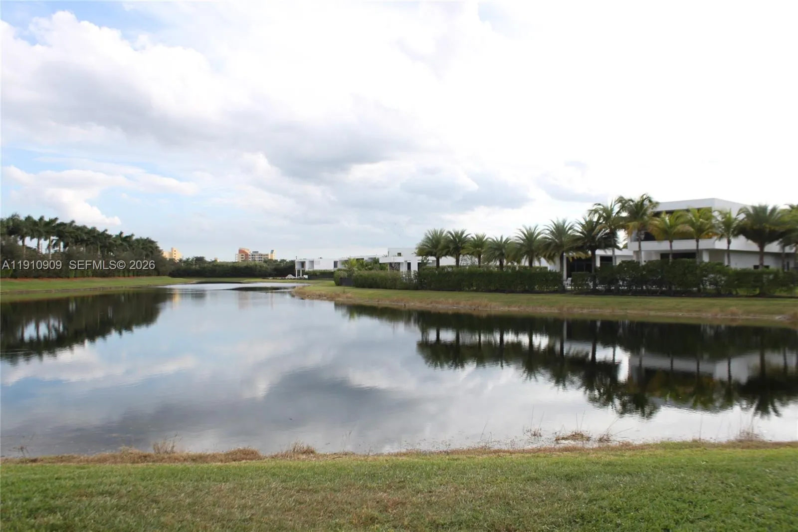 180 Riviera Cir 30-5, Weston, Florida 33326, Weston, Florida 33326, 3 Bedrooms Bedrooms, ,2 BathroomsBathrooms,Residential,For Sale,180 Riviera Cir 30-5, Weston, Florida 33326,A11910909