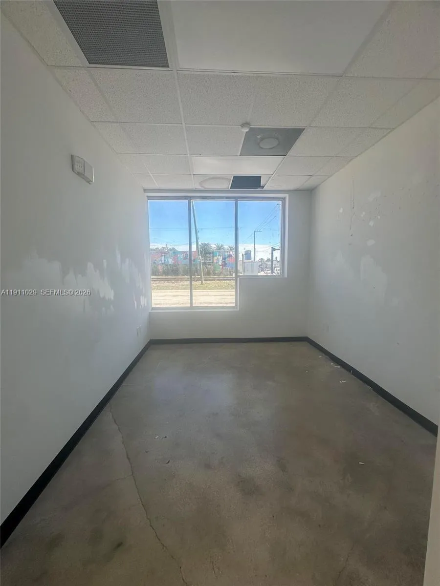 9 N Dixie Hwy, Hallandale Beach, Florida 33009, Hallandale Beach, Florida 33009, ,Commercial Lease,For Rent,9 N Dixie Hwy, Hallandale Beach, Florida 33009,A11911029