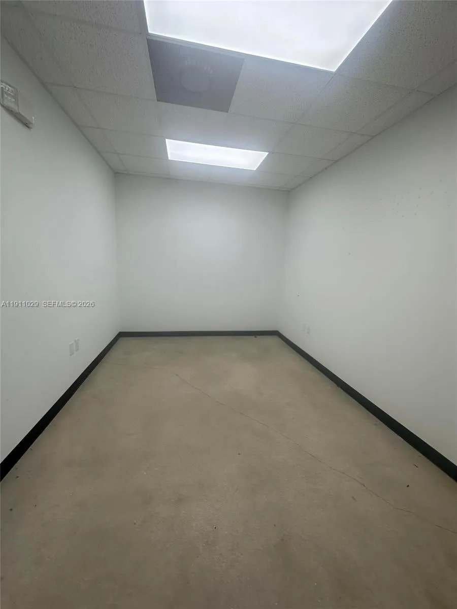 9 N Dixie Hwy, Hallandale Beach, Florida 33009, Hallandale Beach, Florida 33009, ,Commercial Lease,For Rent,9 N Dixie Hwy, Hallandale Beach, Florida 33009,A11911029