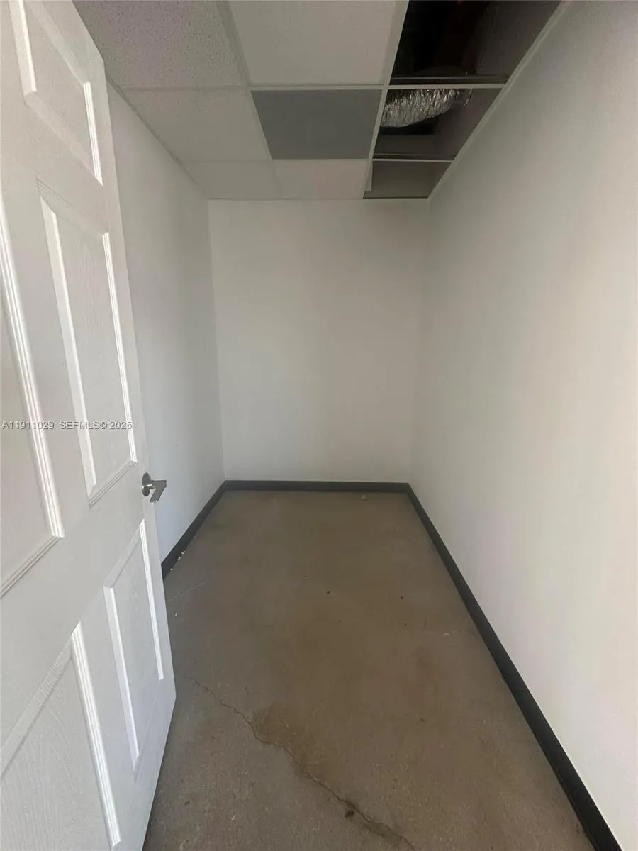 9 N Dixie Hwy, Hallandale Beach, Florida 33009, Hallandale Beach, Florida 33009, ,Commercial Lease,For Rent,9 N Dixie Hwy, Hallandale Beach, Florida 33009,A11911029