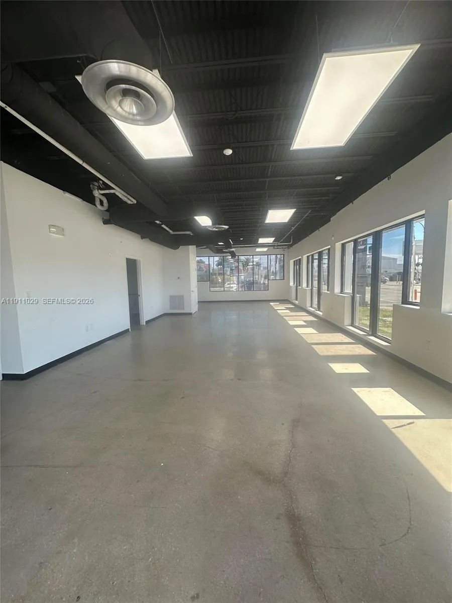 9 N Dixie Hwy, Hallandale Beach, Florida 33009, Hallandale Beach, Florida 33009, ,Commercial Lease,For Rent,9 N Dixie Hwy, Hallandale Beach, Florida 33009,A11911029