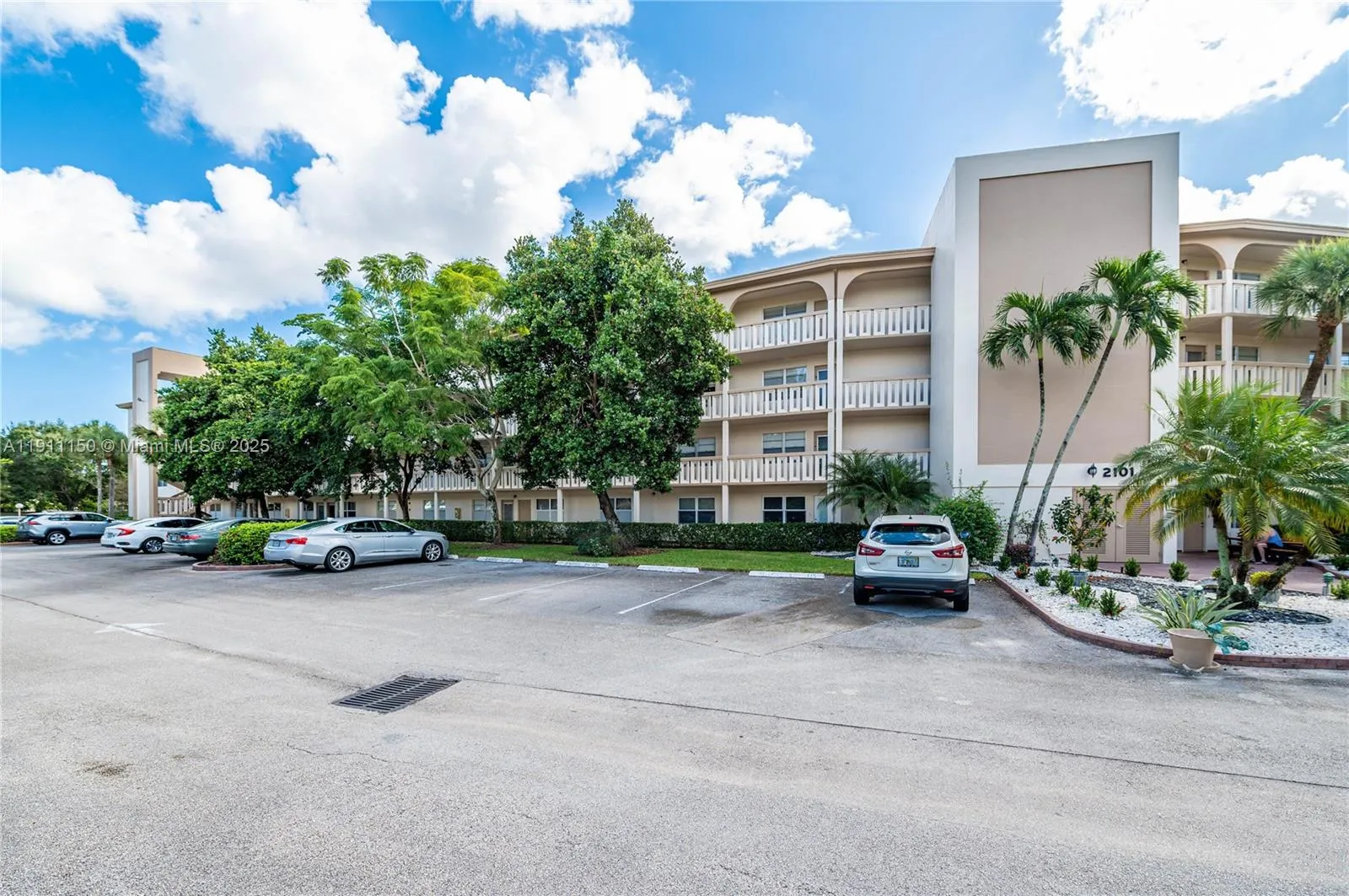 2101 Lucaya Bnd C1, Coconut Creek, Florida 33066, Coconut Creek, Florida 33066, 2 Bedrooms Bedrooms, ,2 BathroomsBathrooms,Residential Lease,For Rent,2101 Lucaya Bnd C1, Coconut Creek, Florida 33066,A11911150