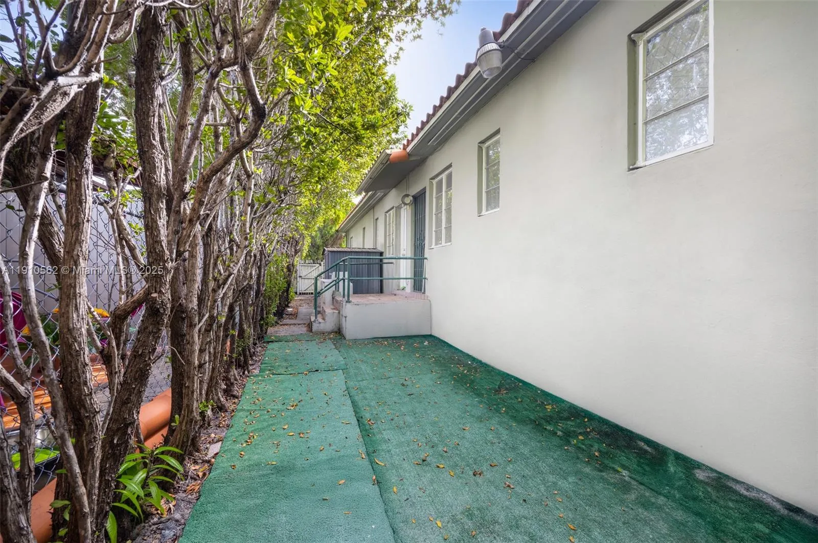 282 Nw 41st Ave, Miami, Florida 33126, Miami, Florida 33126, ,Residential Income,For Sale,282 Nw 41st Ave, Miami, Florida 33126,A11910562