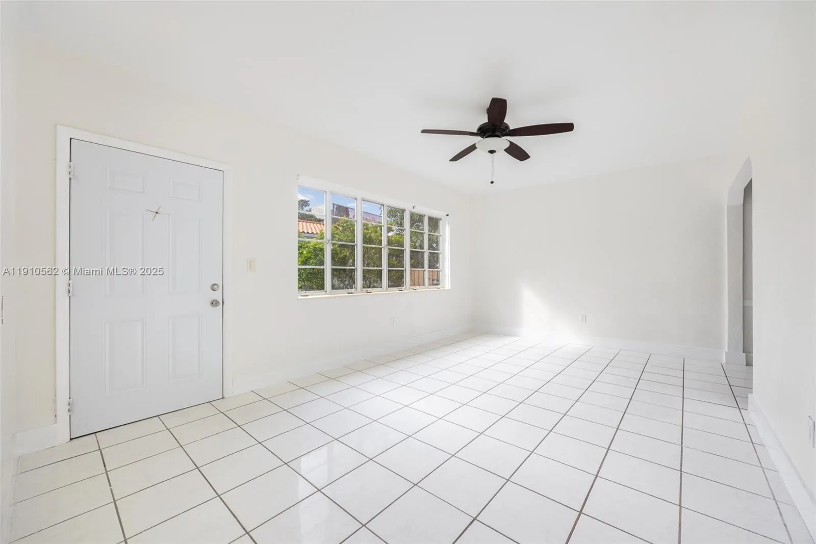 282 Nw 41st Ave, Miami, Florida 33126, Miami, Florida 33126, ,Residential Income,For Sale,282 Nw 41st Ave, Miami, Florida 33126,A11910562