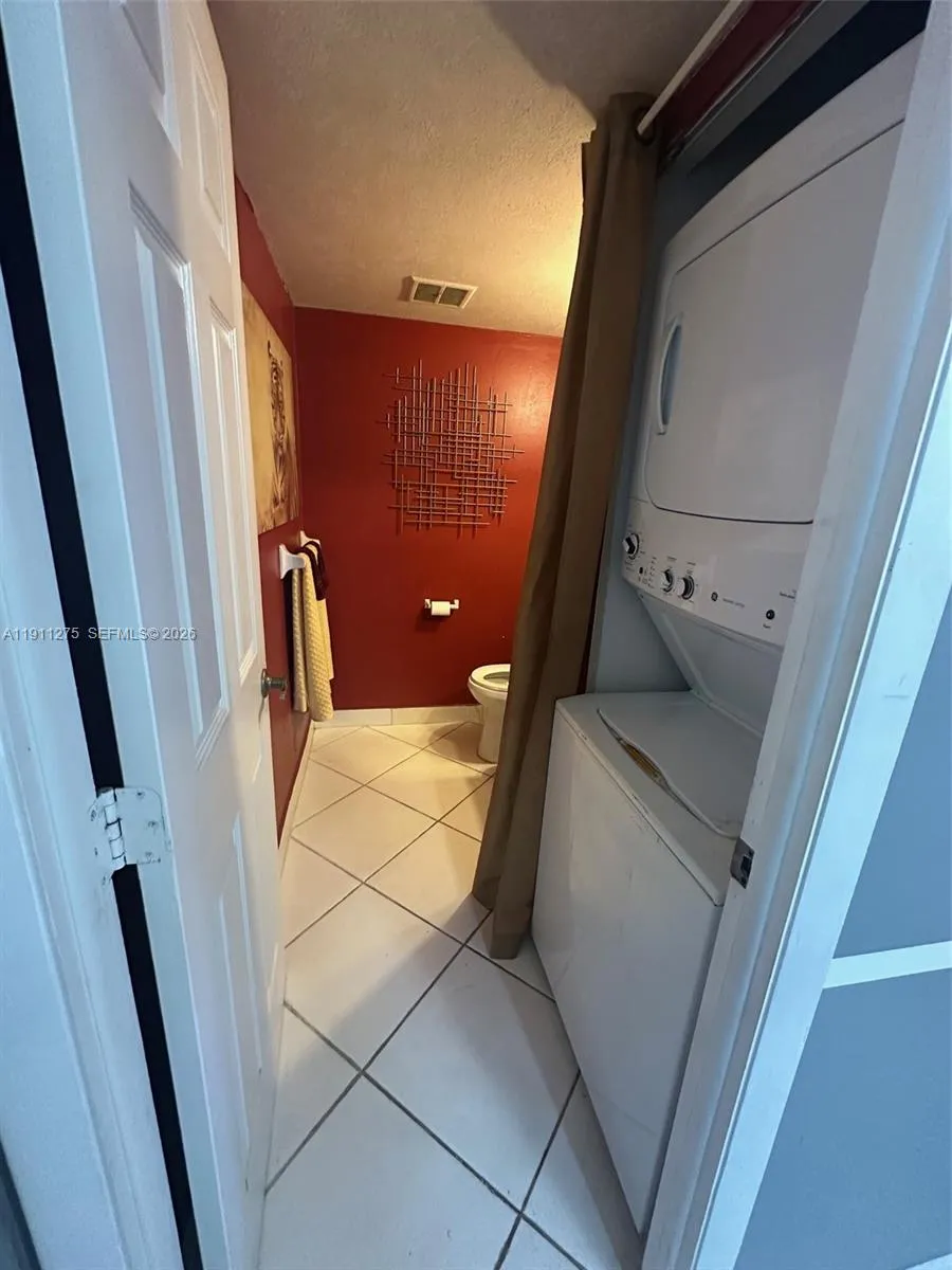 4158 Inverrary Dr 405, Lauderhill, Florida 33319, Lauderhill, Florida 33319, 1 Bedroom Bedrooms, ,1 BathroomBathrooms,Residential,For Sale,4158 Inverrary Dr 405, Lauderhill, Florida 33319,A11911275