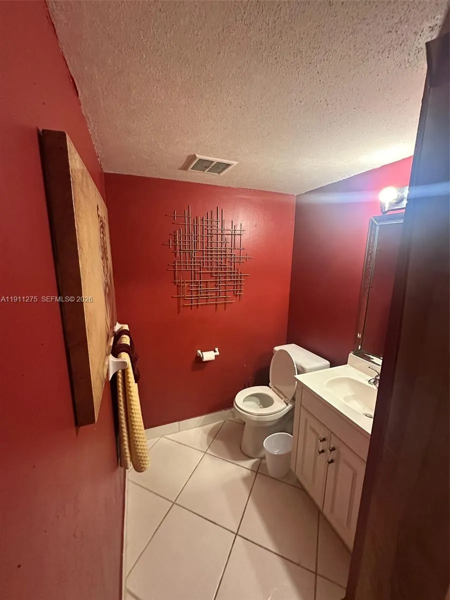 4158 Inverrary Dr 405, Lauderhill, Florida 33319, Lauderhill, Florida 33319, 1 Bedroom Bedrooms, ,1 BathroomBathrooms,Residential,For Sale,4158 Inverrary Dr 405, Lauderhill, Florida 33319,A11911275