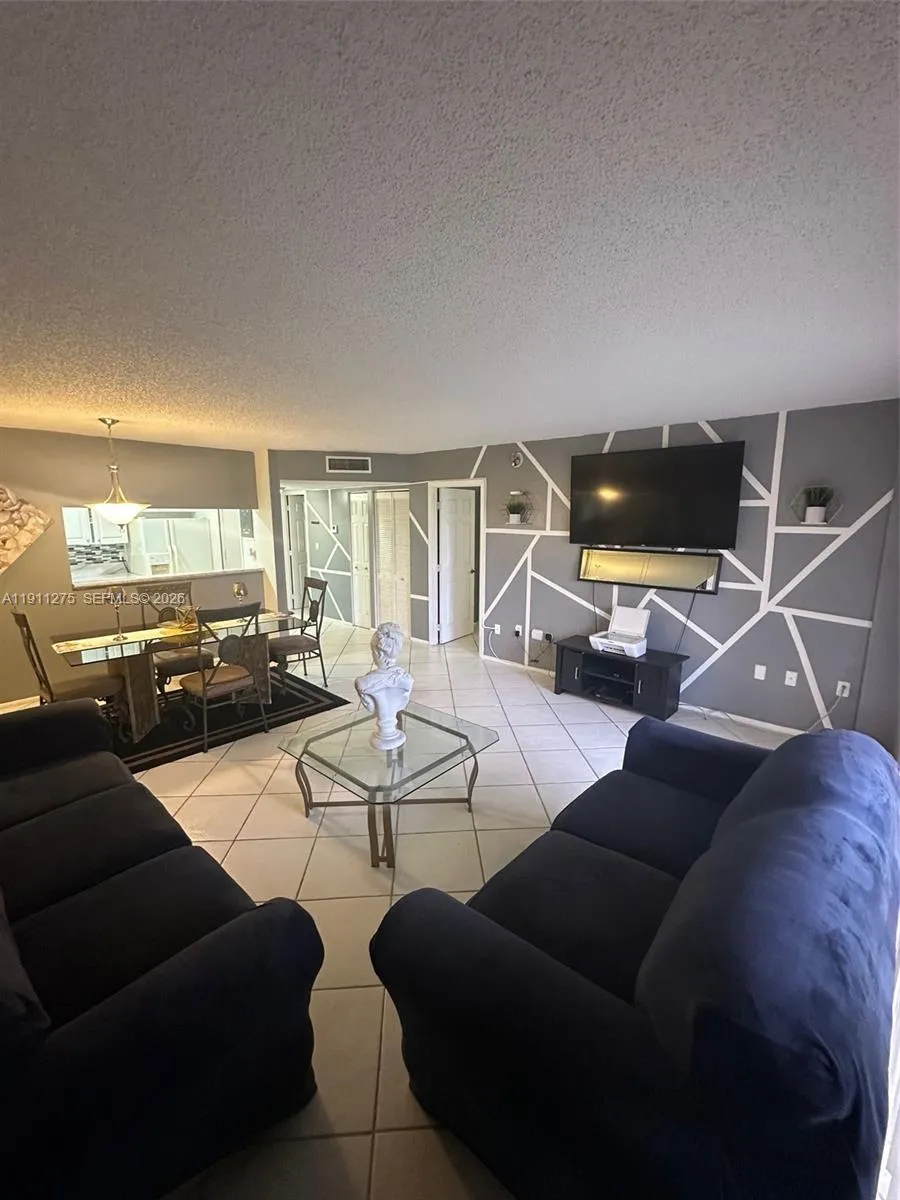 4158 Inverrary Dr 405, Lauderhill, Florida 33319, Lauderhill, Florida 33319, 1 Bedroom Bedrooms, ,1 BathroomBathrooms,Residential,For Sale,4158 Inverrary Dr 405, Lauderhill, Florida 33319,A11911275