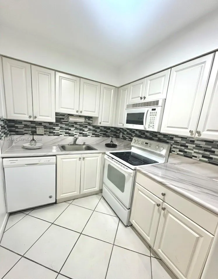 4158 Inverrary Dr 405, Lauderhill, Florida 33319, Lauderhill, Florida 33319, 1 Bedroom Bedrooms, ,1 BathroomBathrooms,Residential,For Sale,4158 Inverrary Dr 405, Lauderhill, Florida 33319,A11911275
