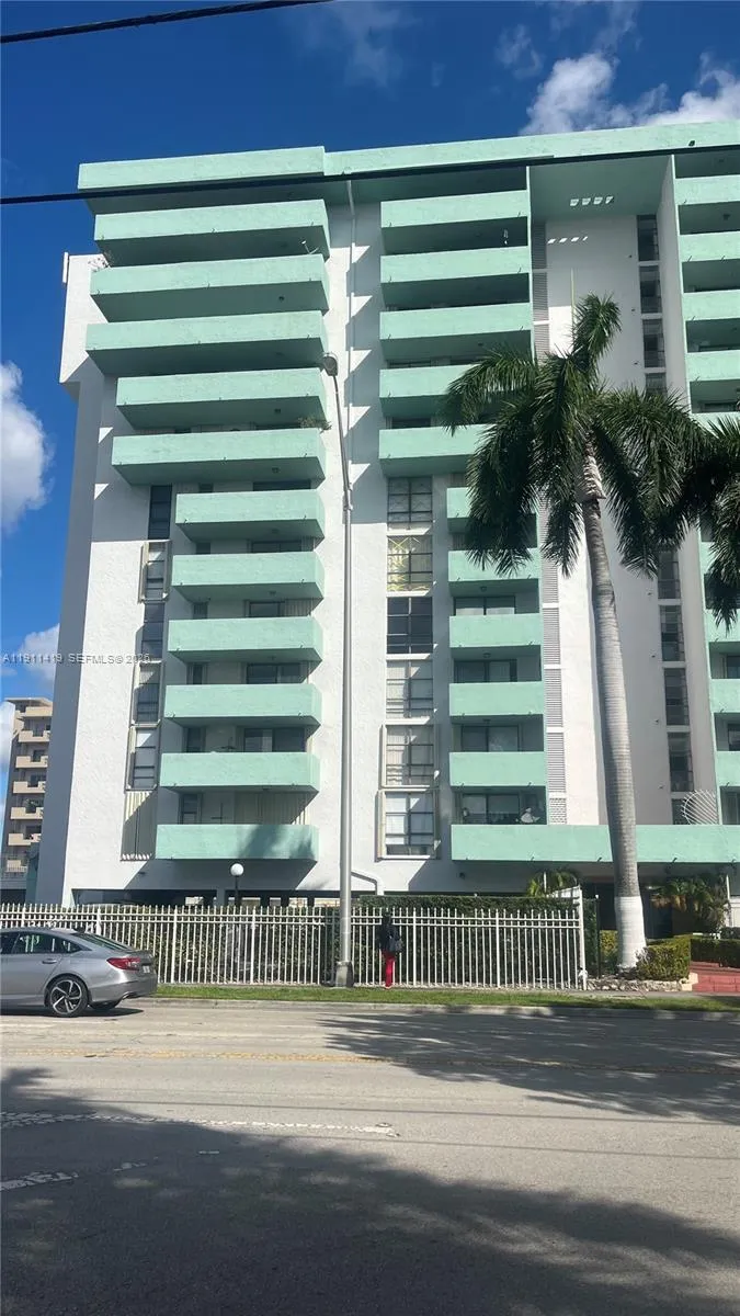 1825 W 44th Pl 309, Hialeah, Florida 33012, Hialeah, Florida 33012, 1 Bedroom Bedrooms, ,1 BathroomBathrooms,Residential,For Sale,1825 W 44th Pl 309, Hialeah, Florida 33012,A11911419