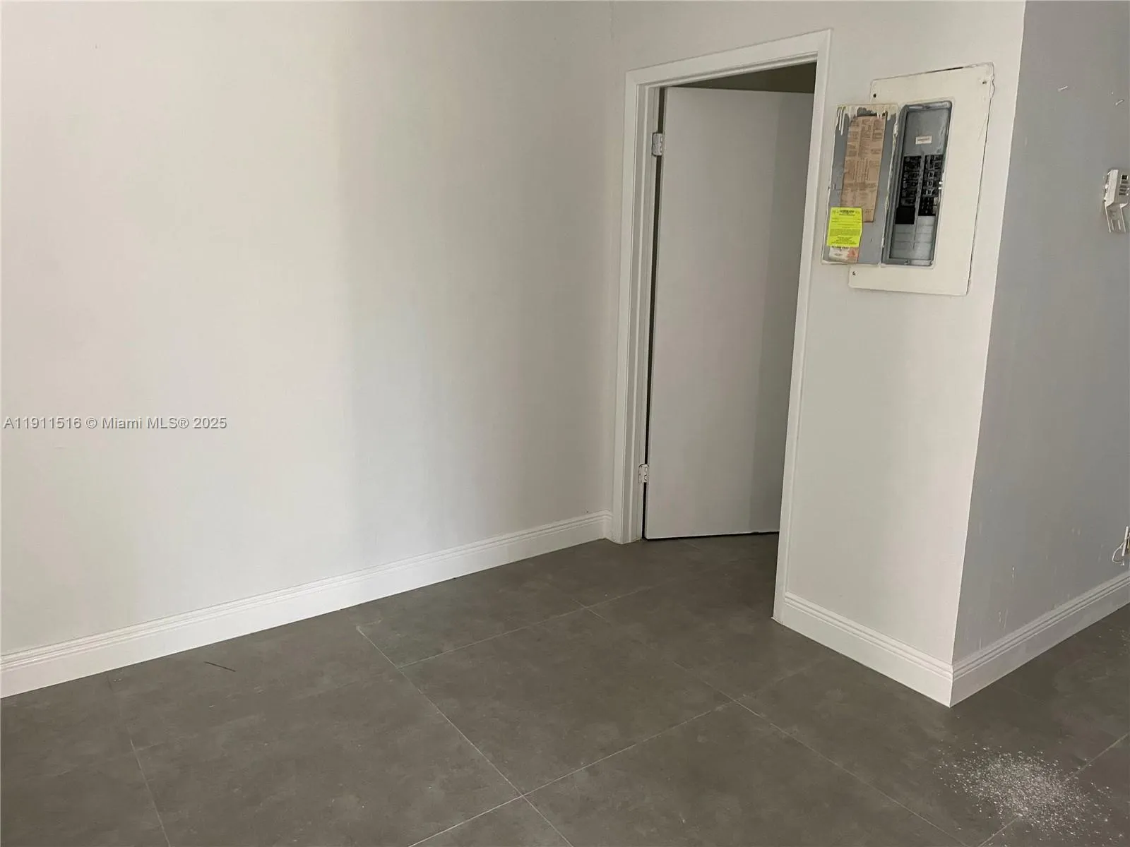 5845 Hollywood Blvd 2nd Fl, Hollywood, Florida 330, Hollywood, Florida 33021, ,Commercial Lease,For Rent,5845 Hollywood Blvd 2nd Fl, Hollywood, Florida 330,A11911516