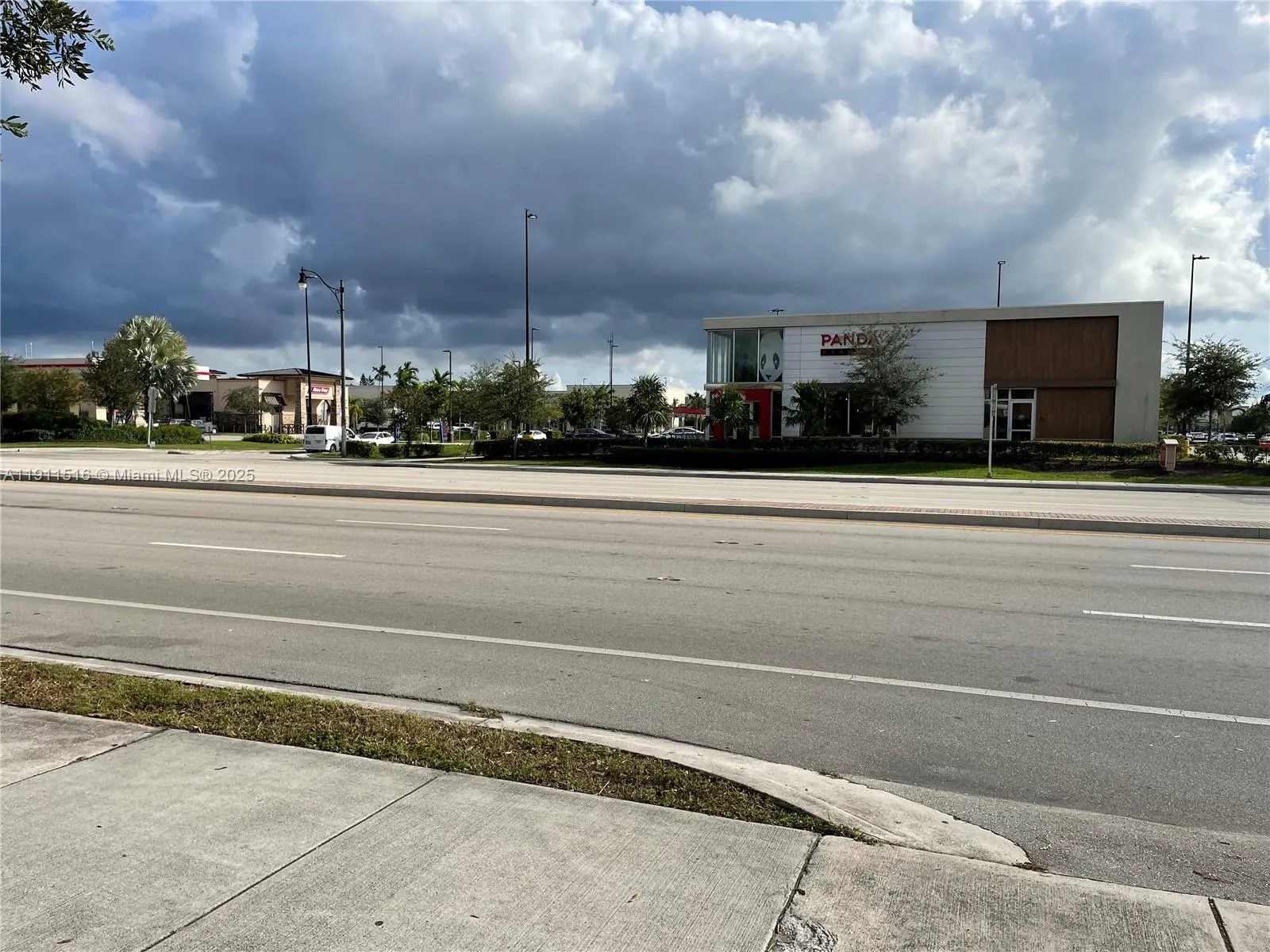 5845 Hollywood Blvd 2nd Fl, Hollywood, Florida 330, Hollywood, Florida 33021, ,Commercial Lease,For Rent,5845 Hollywood Blvd 2nd Fl, Hollywood, Florida 330,A11911516