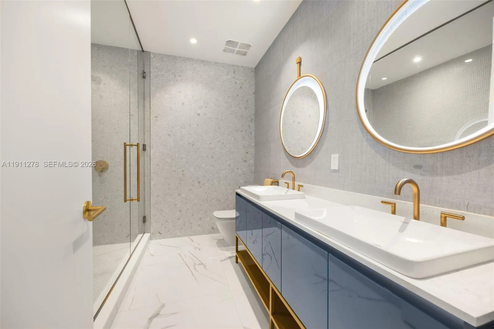 Custom Double Shower & Linen Storage