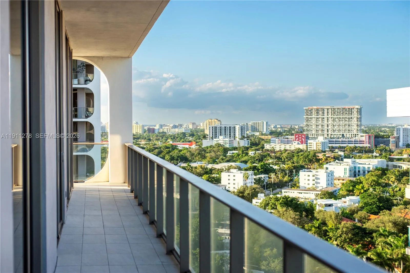 470 SF Wraparound Balcony