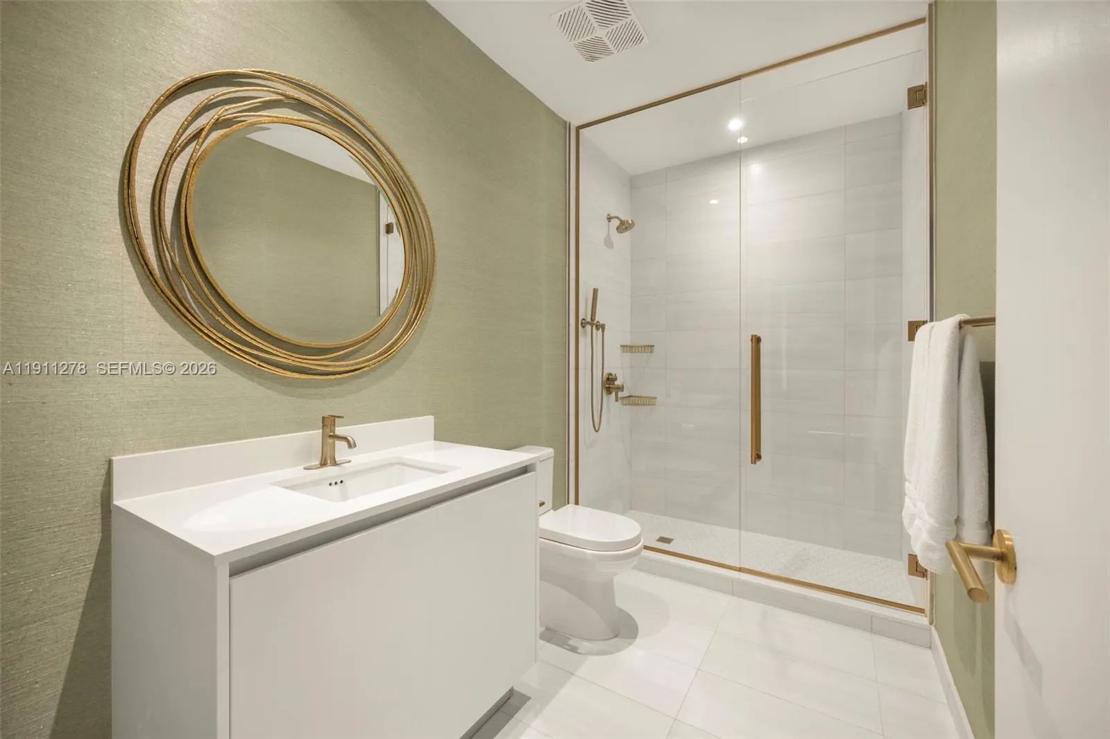Bathroom 2 En Suite